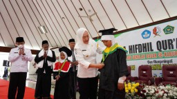 Bupati Bojonegoro Wisuda 600 Tahfidzul Qur'an Tingkat SD se Bojonegoro