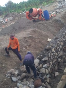 Plengsengan Sungai Dekat UPN Tak Sesuai, Begini Pengerjaanya