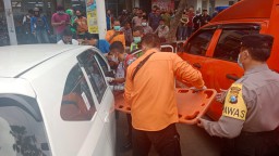 Sopir Sigra Tewas dalam Mobil, Ruko Galery Geger