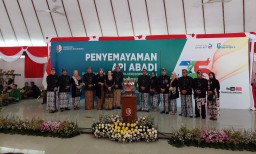 Kirab Api Abadi dari Khayangan Api ke Pendopo Malowopati