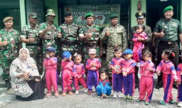 TNI Sahabat Anak, Markas Koramil Kepohbaru Kodim Bojonegoro Diserbu Siswa PAUD dan TK