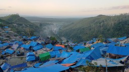 Tiga Orang Tertibun Longsor di Tambang Emas Ilegal Gunung Botak