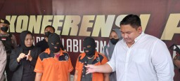 Dibantu Pasangan Lesbi, Ibu Aniaya Anak hingga Tewas