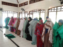 Doakan Bencana Cianjur, SMK Negeri 7 Gelar Sholat Ghaib
