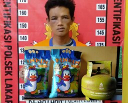 Bonyok, Motor Ditendang Warga Usai Angkat Beras dan LPG