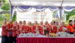 Bazar Pangan Murah di Kawasan Monumen Trunojoyo