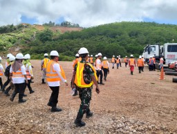 Mining Tour Dibuka Lagi, Tim Terpadu Forpimda Banyuwangi dan Tokoh Desa Sumberagung Keliling Tambang PT BSI
