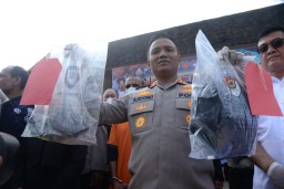 Cemburu, Pria ini Bunuh Istri Sirih