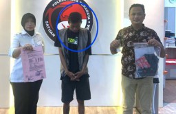 Terciduk Polisi Saat Asik Transaksi