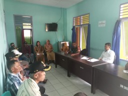 Rapat Perdana Kepala Desa Waetele, Bahas Tiga Agenda