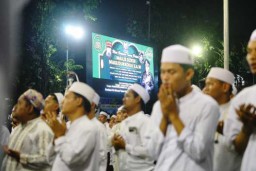 Dzikir dan Sholawat Jelang Sidang Kanjuruhan