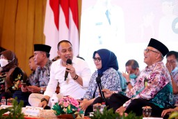 Wujudkan Surabaya Kota Toleransi, Eri Kumpul Akrab dengan Tenaga Pendidik Keagamaan