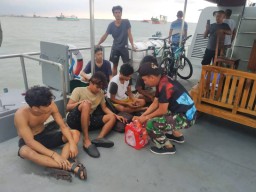 TNI AL, Lantamal V Evakuasi Laka Laut Kebakaran Kapal