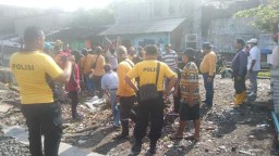 Kerja Bakti Tiga Pilar Bersih Bersih Area Rel Donokerto