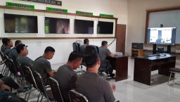 Penyerahan Seragam PNS AD Kodim 0826 Pamekasan Virtual dengan Kasad