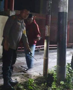 Curi Tiang Penyangga Internet, Tiga Pria Dibekuk Polisi