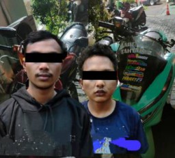 Dua Pria ini yang Obok Obok Menjabret di Jalan Diponegoro dan Depan Escobar