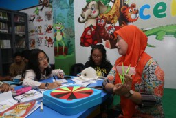 Ciptakan Ruang Belajar yang Aman dan Nyaman, Lokasi “Sinau dan Ngaji Bareng” di Balai RW Surabaya Terus Bertambah