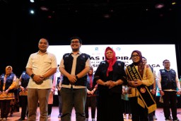 Wali Kota Eri Cahyadi Minta Remaja Surabaya untuk Hormati Orang Tua
