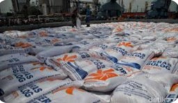 Pemprov Jawa Timur dan Pemkab Sumenep, Mendistribusikan 20 Ton Beras ke Masalembu