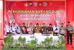 Polres Nganjuk Musnahkan Barang Bukti Sitaan Narkoba, Miras dan Knalpot Brong