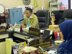 Komisi B DPRD Surabaya dan Diskominfo cari formulasi penataan kabel utilitas