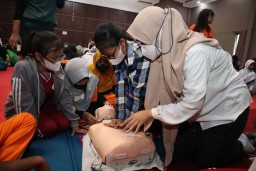 500 Pelajar Surabaya Dilatih Keterampilan Memberikan Pertolongan Pertama saat Kejadian Darurat