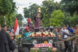 Kolaborasi Menjaga Lingkungan Antarkan Surabaya Raih 14 Penghargaan