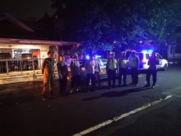 Polsek Wonocolo Gelar Patroli Sahur Antisipasi Kejahatan Jogo Suroboyo