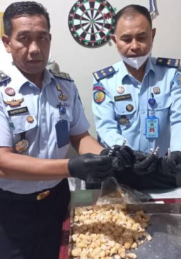 Ada Ada Saja, Takjil Kok Isinya Campur Sabu
