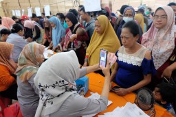 Penyaluran BLT di Kantor Pos Crowded, Wali Kota Eri Cahyadi Beri Solusi Alihkan ke Kecamatan