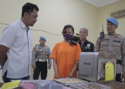 Di Kediri, Kue Kering dan Kepala Ikan Lele Untuk Peredaran Narkoba