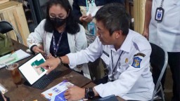 Dekatkan Pelayanan kepada Warga, Pemkot Surabaya Buka Pengurusan IMB Kolektif di Balai RW