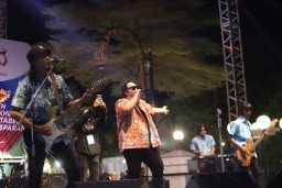 Festival Musik Surabaya Hebat Ambyar, Warga Dihibur Finalis Band Pelajar hingga Ndarboy Genk