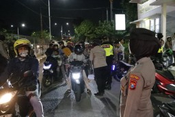 Ratusan Kendaraan Terjaring Razia di Suramadu
