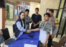 Cinta Ditolak Curi HP, Batal Dipenjara Didamaikan Polisi RW