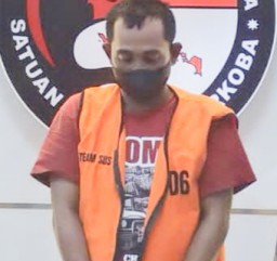 Sopir dengan Belasan Poket Siap Jual, Barang Masuk dalam Celana