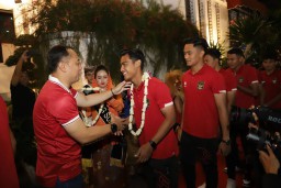 Timnas Indonesia dan Palestina Puji Stadion GBT dan Gelora 10 November