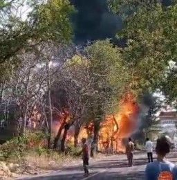 Gubuk Ditempati ODGJ Terbakar di Pamekasan