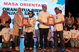 Di Momen Masa Orientasi Orang Tua Siswa, Wali Kota Eri Cahyadi: Sekolah Negeri atau Swasta Sama Saja