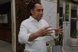 Semakin Banyak Warga Pendatang Pindah KK Minta Bantuan, Wali Kota Eri: Bagaimana Nasib Orang Surabaya Asli