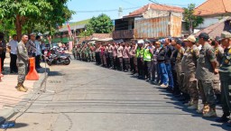 Beri Kenyamanan Pedagang Pasar Keputran, Satpol PP Surabaya Halau PKL yang Berjualan di Trotoar dan Badan Jalan