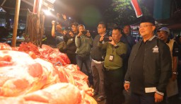 Tim Monitoring RPH Surabaya Amankan 1/2 Ton Daging Sapi Glonggongan