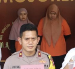 Duh, Dua Wanita Cantik ini Bawa Lari Uang 3,7 M