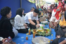 Hadir di Acara Sedekah Bumi Ngagelrejo Surabaya, Wali Kota Eri Bawa Pesan Jaga Persatuan