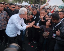 Dari Jawa Tengah untuk Indonesia, PDIP Surabaya: Ganjar Merakyat, Ngayomi Wong Cilik