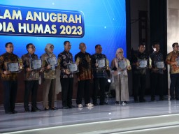 Pemkot Surabaya Raih Penghargaan Media Sosial Terbaik di AMH Kemenkominfo 2023