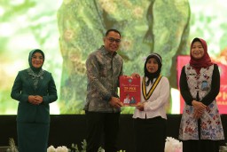 Ribuan Orang Tua di Surabaya Lulus SOTH, Cegah Stunting Lewat Perbaikan Pola Asuh