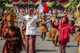 Wali Kota Eri Minta Pemuda Surabaya Selalu Mewarnai Setiap Gerakan Pemkot