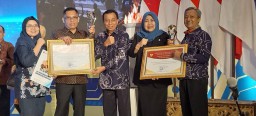 Pemkot Surabaya Raih Penghargaan Dukcapil Prima Award Kategori Kota Dengan Jumlah Penduduk Besar